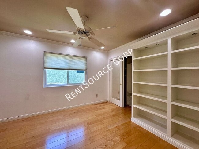 Building Photo - 25341 Irving Ln