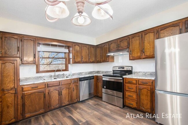 Building Photo - 7016 NW Blair Rd