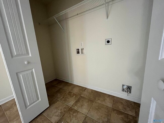 Building Photo - 16701 Wellhouse Dr