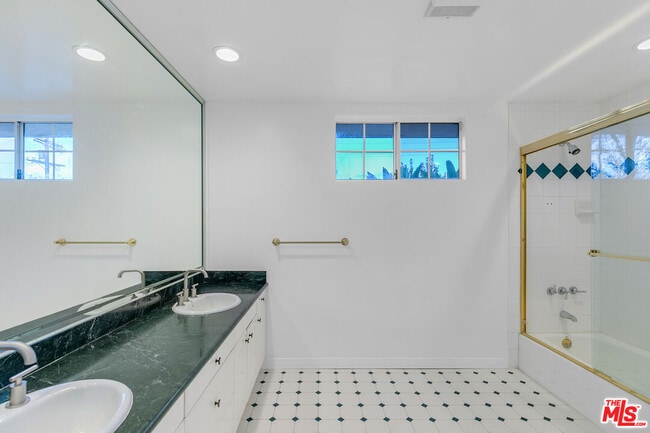 Building Photo - 19016 Wells Dr