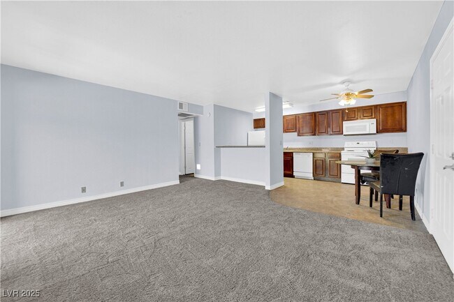 Building Photo - 5242 River Glen Dr