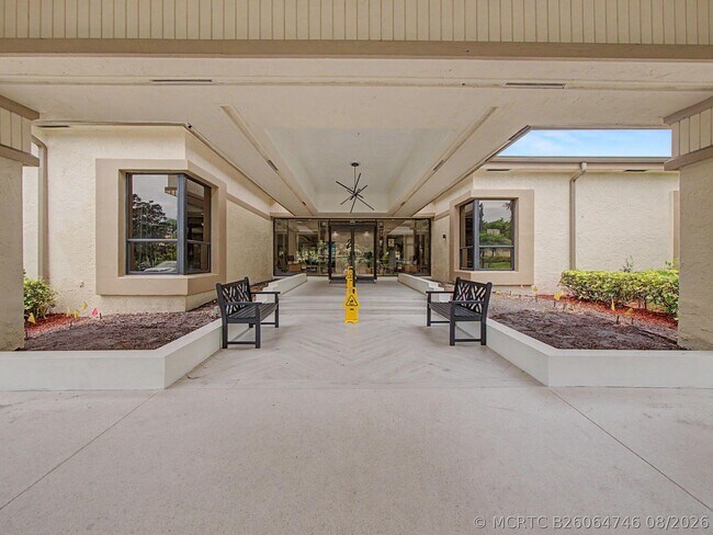 Building Photo - 5154 Oakhill Ln