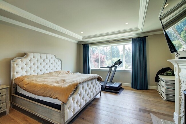 Building Photo - 5Bd/4.5Ba Sammamish Home