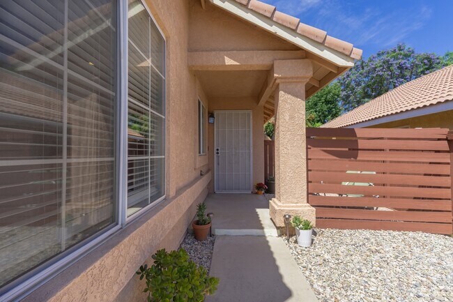 Building Photo - 27263 Family Cir