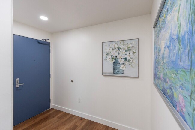 Building Photo - Beautiful 1 Bdrm, 1.5 Bath for Rent at Cortez Blu Condos in Cortez Hill