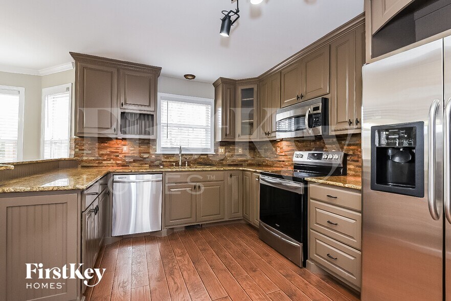 Building Photo - 1069 Thornwood Dr