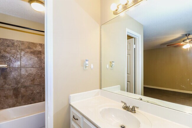 Building Photo - 9167 Valkrie Ln