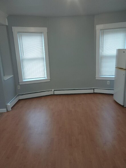 Building Photo - 102 1st Ave