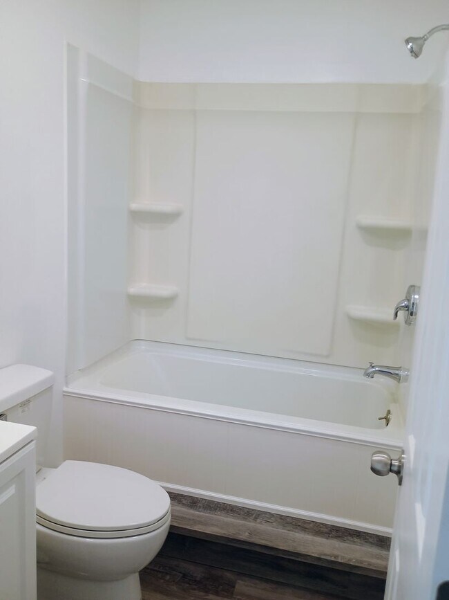 Building Photo - Updated 3 bedroom 2 bath Home for rent