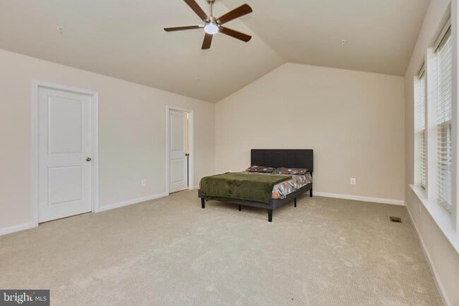 Building Photo - 1006 Shenandoah View Pkwy