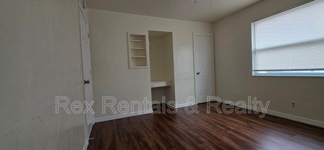 Building Photo - 4722 12th Ave S