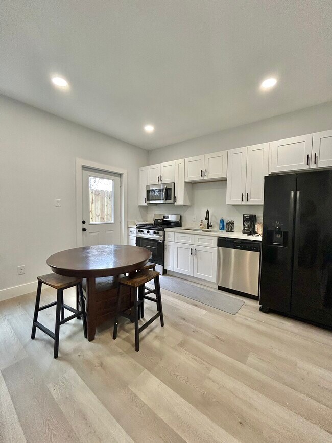 Building Photo - 3533 Alderfer St