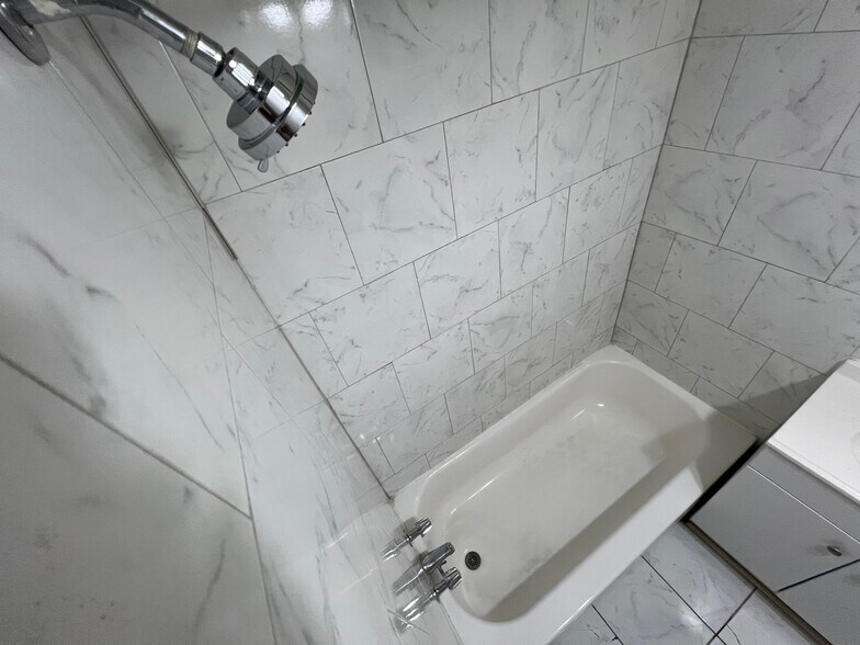 Building Photo - 1945 W Bethune St