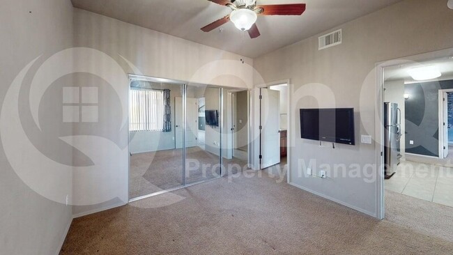 Building Photo - 2550 E River Rd