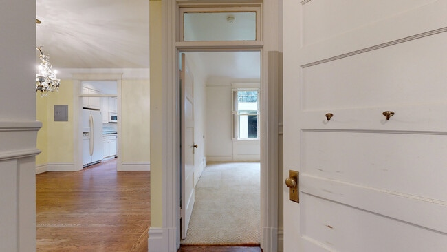 Building Photo - 941 Lombard St