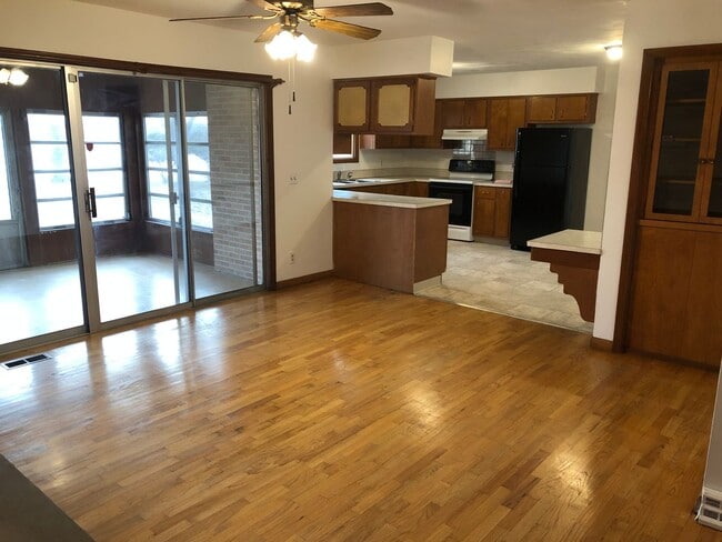 Building Photo - 7820 E Mt Hope Hwy