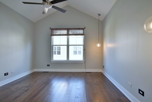 Building Photo - 982 Indigo Ct