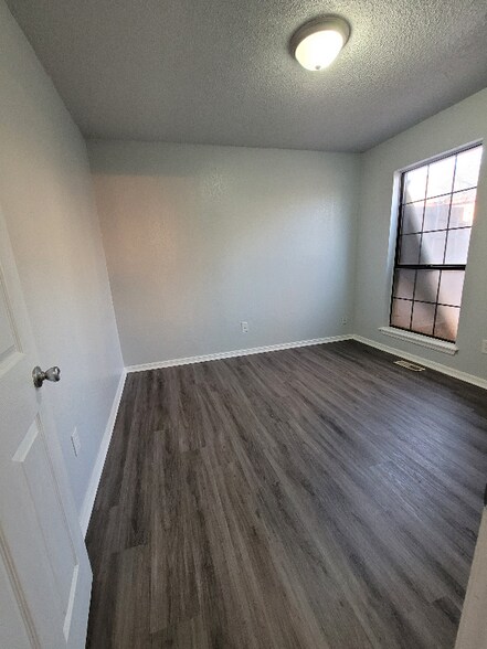Building Photo - 132 Sonora