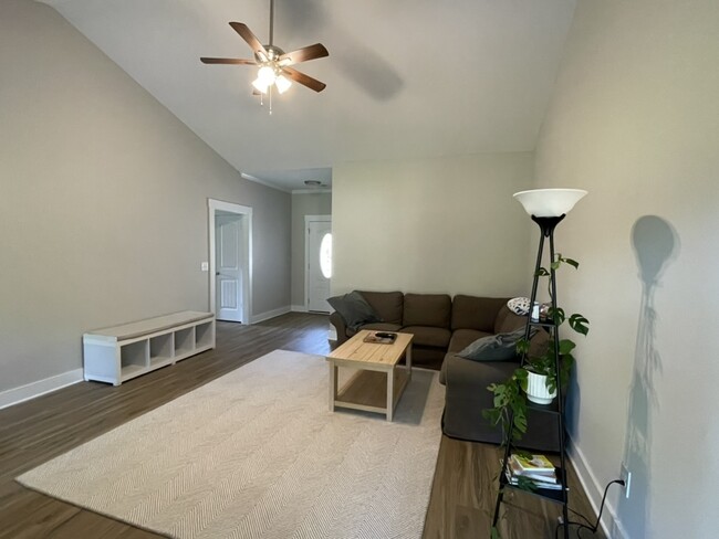 Building Photo - 227 Clay Hill Rd