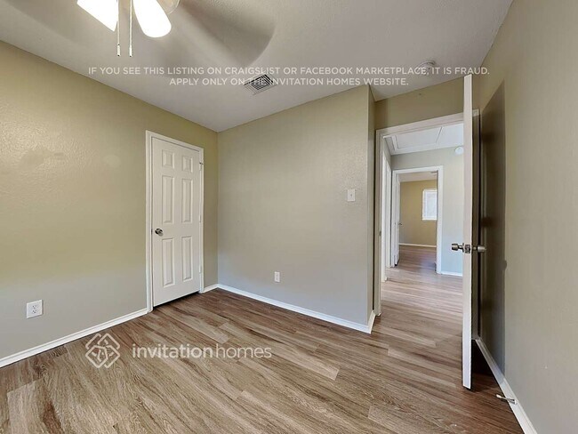 Building Photo - 8618 Fairfax Ave