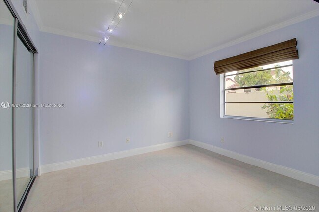 Building Photo - 323 Ives Dairy Rd