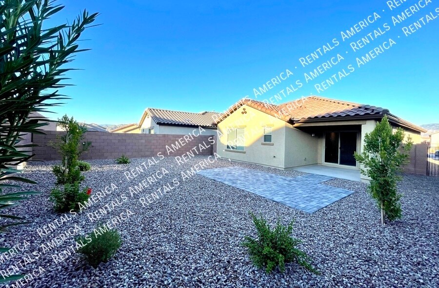 Building Photo - 7936 S Golden Bell Dr