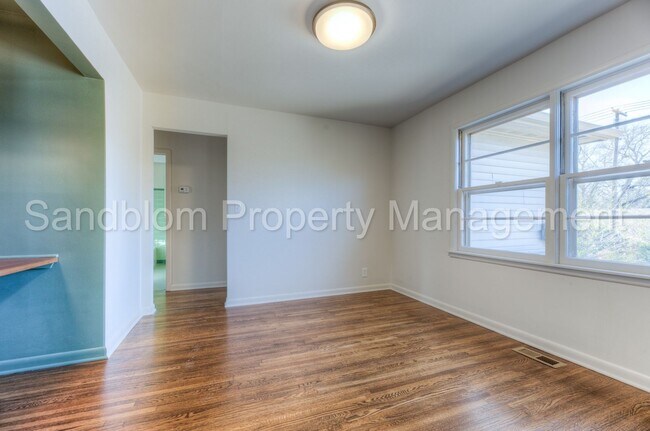 Building Photo - 4012 S Toledo Ave