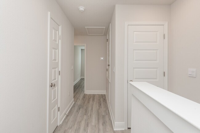 Building Photo - 8706 Meadow Flower Ln