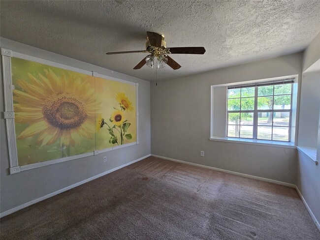 Building Photo - 25510 Thistlewaite Ln