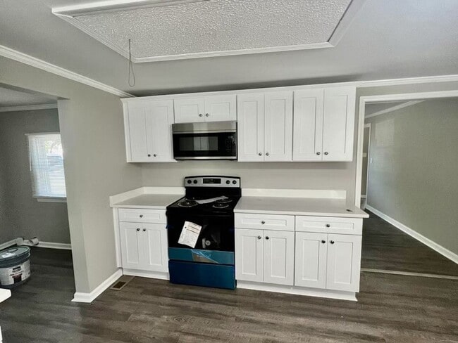 Building Photo - Don't miss out on this Adorable 2 bedroom ...