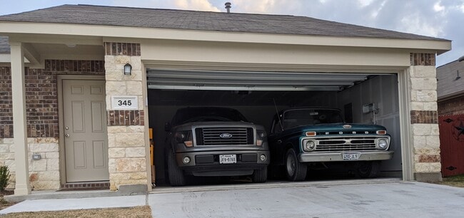 Building Photo - 345 Navidad Trail