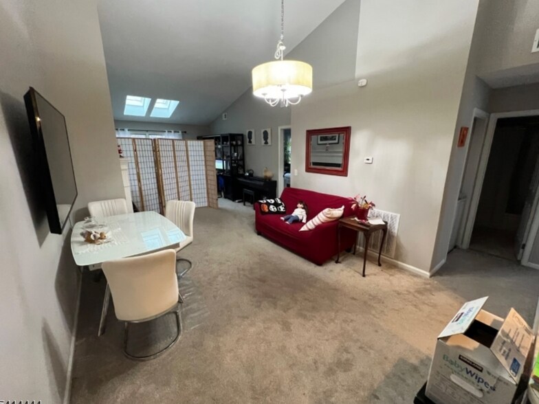 Building Photo - 20 Smithfield Ct