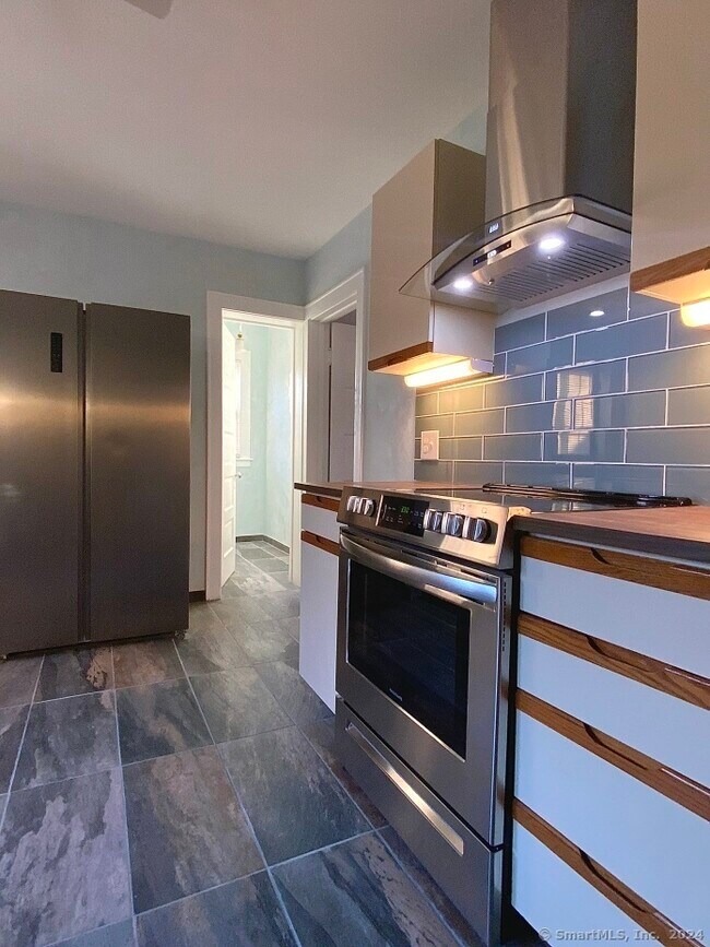 Building Photo - 419 High St