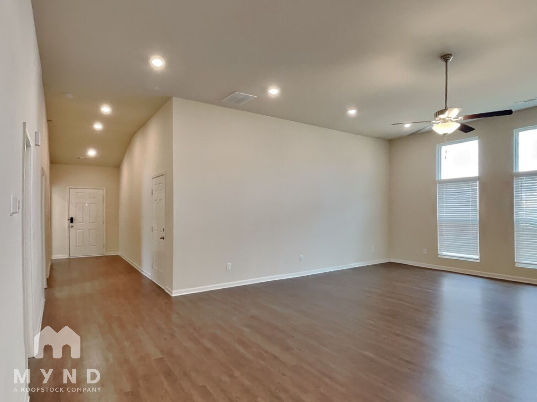 Building Photo - 803 Golden Bell Wy