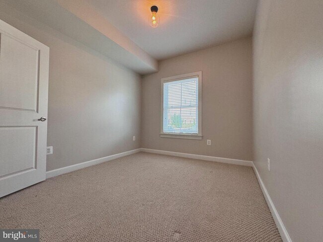 Building Photo - 20649 Duxbury Terrace