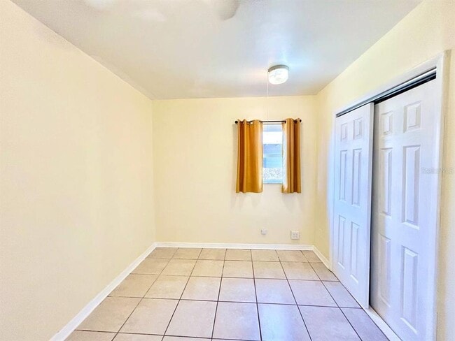 Building Photo - 5209 10th Ave S