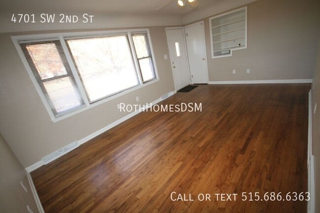 Building Photo - 4701 SW 2nd St