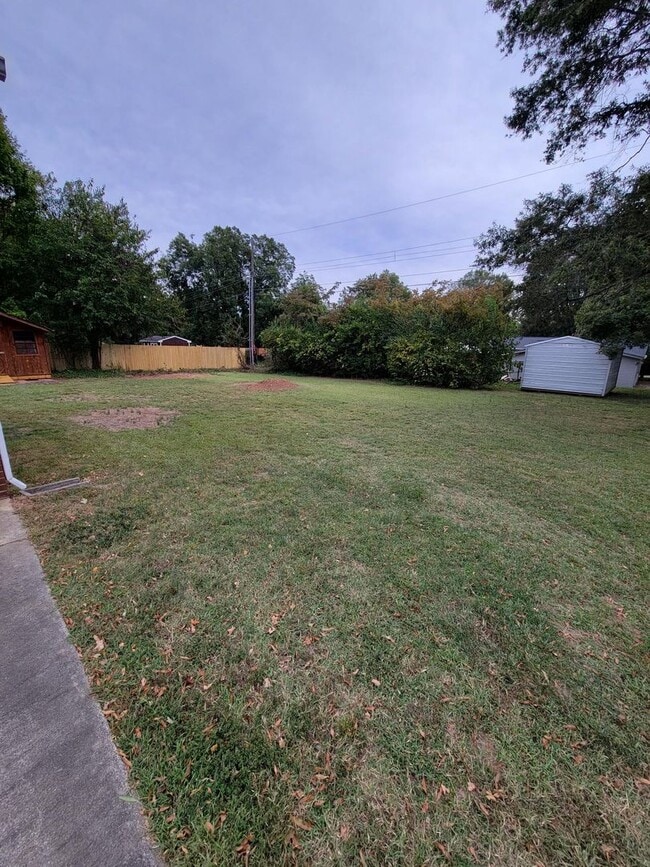 Building Photo - Spacious 3 Bed, 2 Bath Home in Graham, NC ...