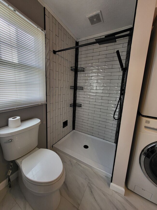 Building Photo - 3 Bedroom Townhome in Lititz