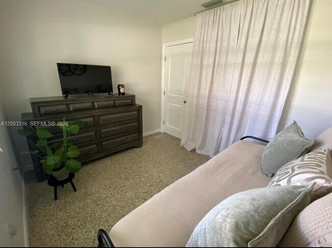Building Photo - 9840 SW 165th Terrace