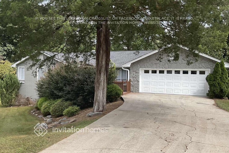 Building Photo - 4031 Linda Ln SW