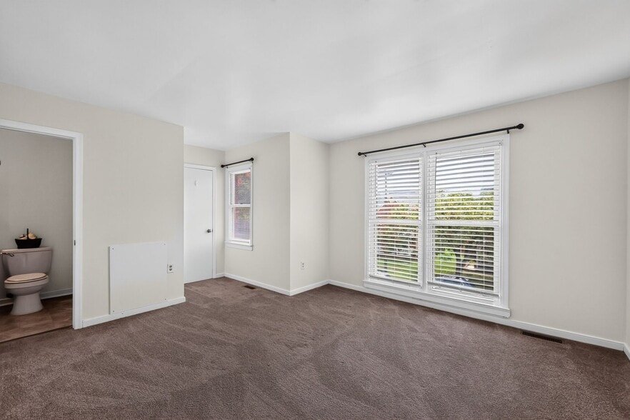Building Photo - 1512 Lakeview Ave