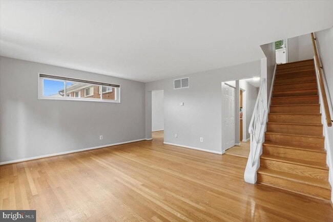 Building Photo - 5024 8th Rd S
