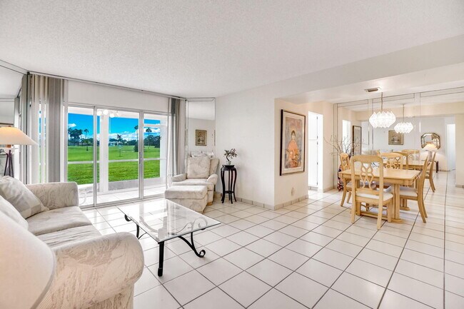 Building Photo - 3951 Via Poinciana