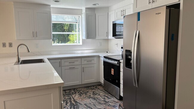 Building Photo - Spacious 4 bed/2.5 bath home in San Ramon