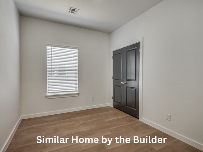 Building Photo - 2720 SW G Ave