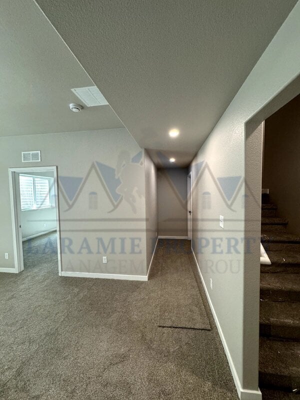Building Photo - 4521 E Bobolink Ln