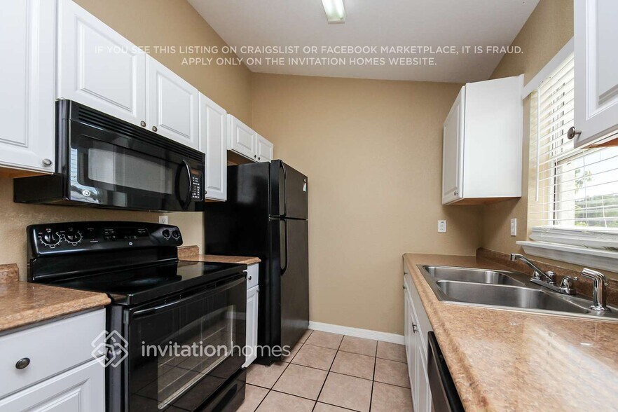 Building Photo - 599 Koala Dr