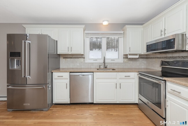 Building Photo - 10 Apple Tree Rd