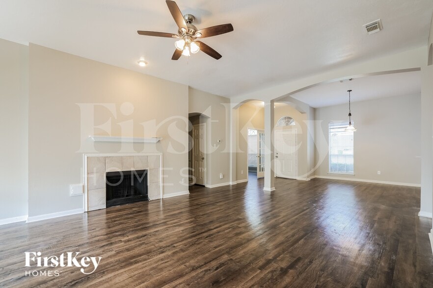 Building Photo - 15722 E Astern Dr